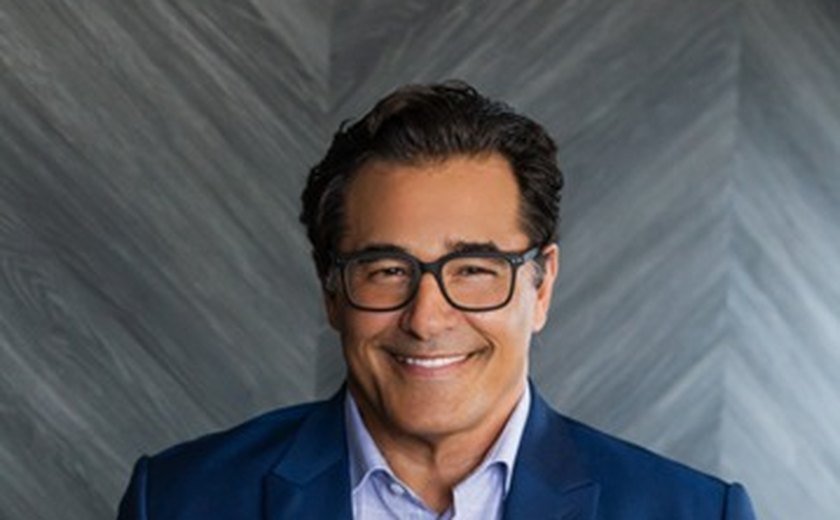 Luciano Szafir firma parceria com empresa distribuidora de projetos educacionais
