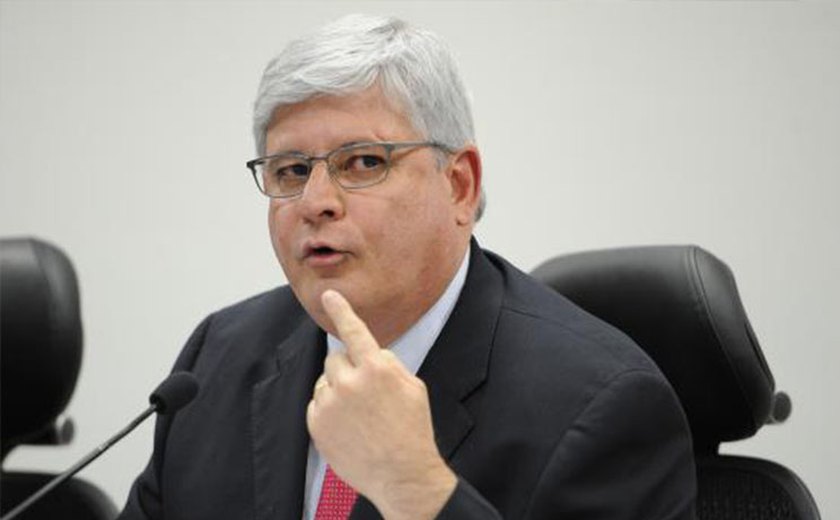 Dilma formaliza recondução de Janot ao cargo de procurador-geral