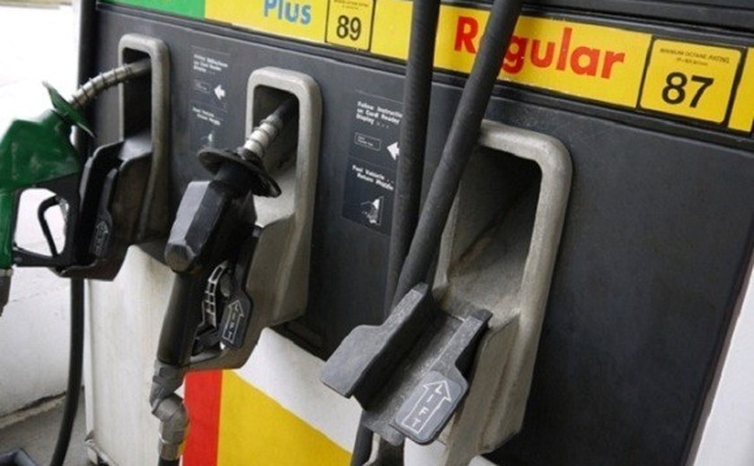 Procon/AL autua 49 postos de combustíveis em Maceió