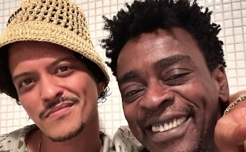 Seu Jorge abre fotos de encontro com Bruno Mars após show no The Town: 'Música, risos e muita resenha'