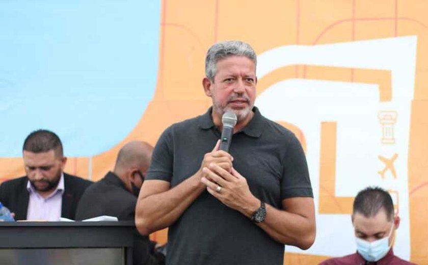 Arthur Lira e ministro entregam 600 casas do Programa Casa Verde Amarela no Pilar