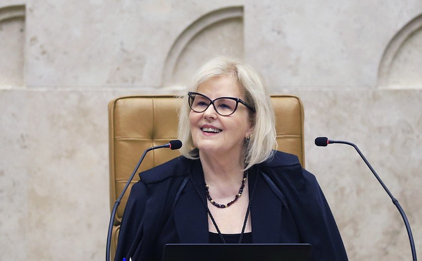 Rosa Weber entrega Constituição Federal traduzida para Nheengatu