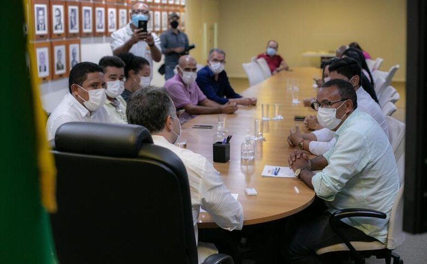 Governador recebe diretores da FETAG e garante máquinas e equipamentos agrícolas à entidade