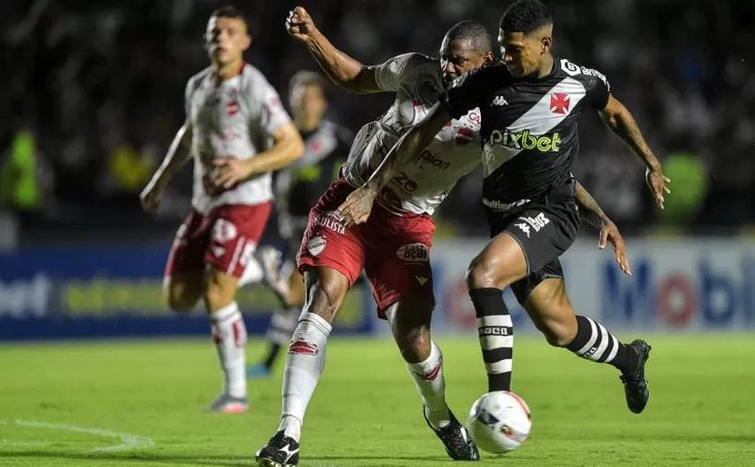 Vasco apenas empata com Vila Nova e deixa campo vaiado na estreia da Série B