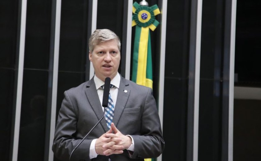Projeto suspende necessidade de visto para turistas de Austrália, Canadá, EUA e Japão visitarem o Brasil