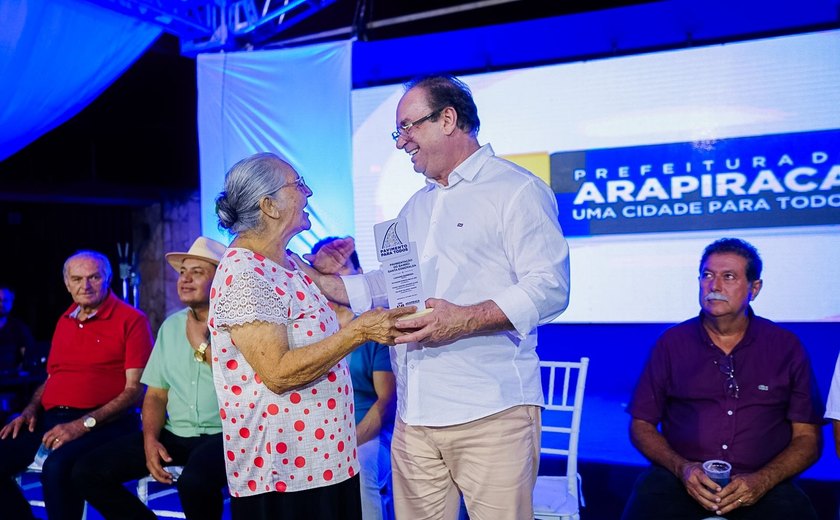 Santa Esmeralda comemora os 99 anos de Arapiraca com a pavimentação de 27 ruas