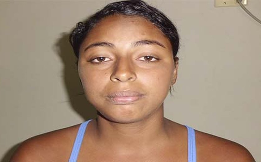 Mulher é presa ao tentar entregar droga em delegacia