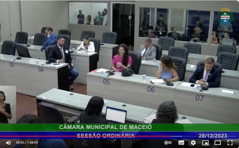 Vereadora Teca Nelma alinha voto a favor de JHC e prefeito libera emenda de R$3mi no mesmo dia