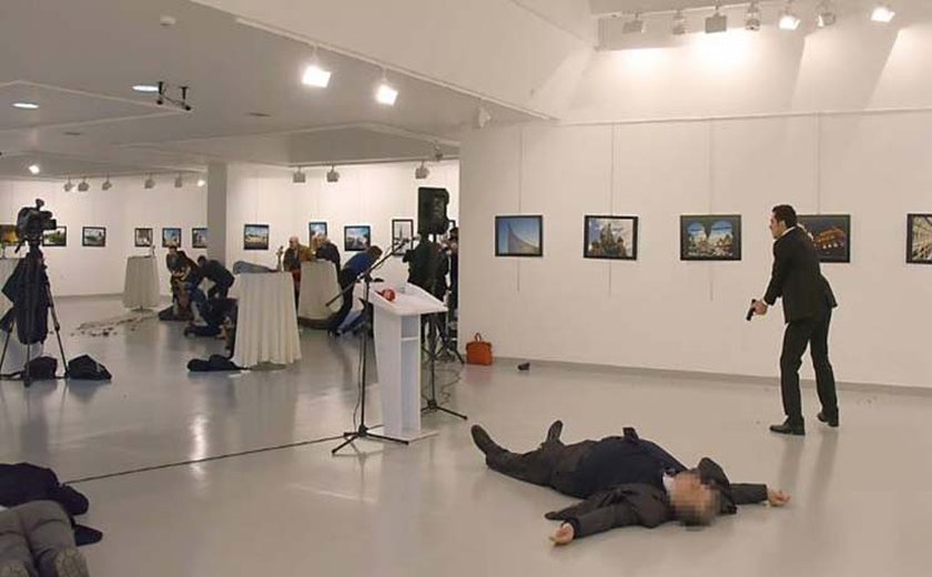 Embaixada russa na Turquia condena prêmio a foto de assassino de embaixador