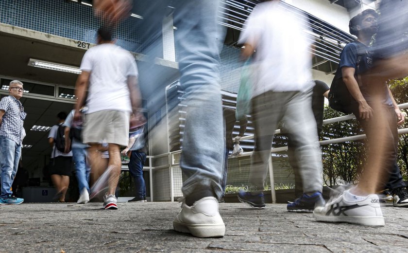 Prazo para pagar taxa de inscrição do Enem 2025 vai até sexta-feira