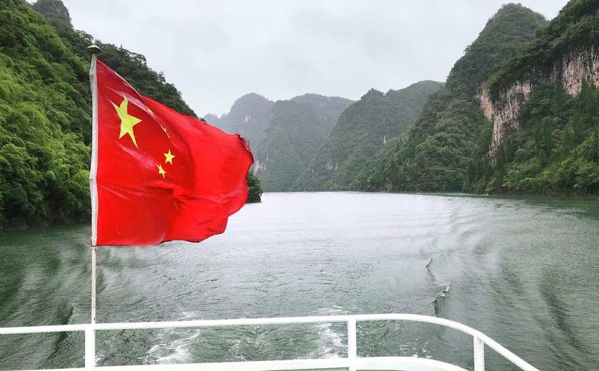 China coloca em serviço 1ª fragata Luohe Type 054B com tecnologia furtiva avançada (FOTOS, VÍDEO)