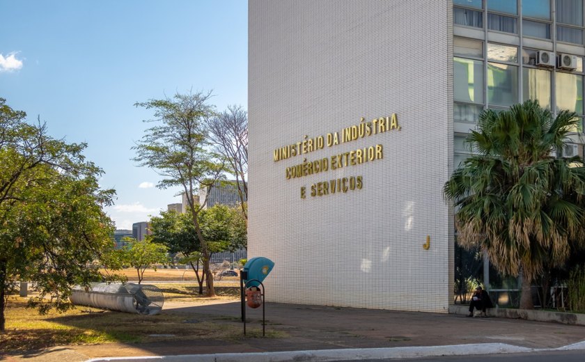 MDIC abre investigação por dumping em aços pré-pintados de China e Índia