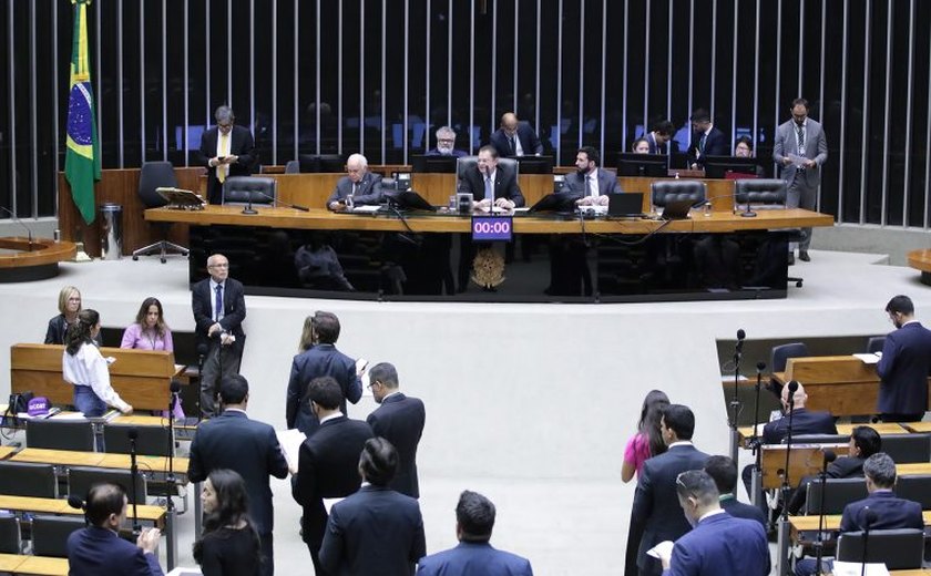 Deputados aprovam regime de urgência para três projetos; acompanhe