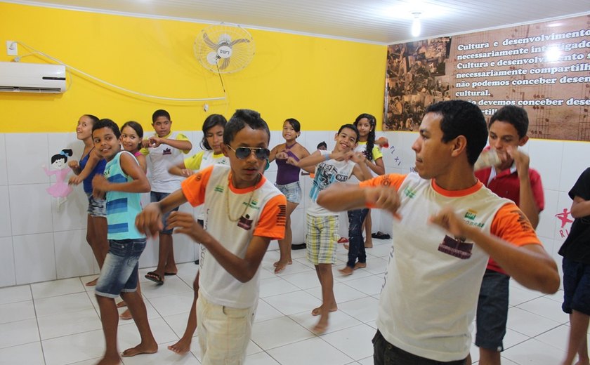 Alunos do Instituto Girassol participam de Oficina de Danças em Boca da Mata