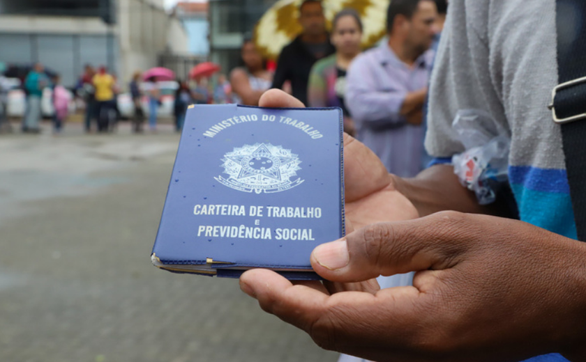 Desemprego diminuiu nos três últimos meses de 2019