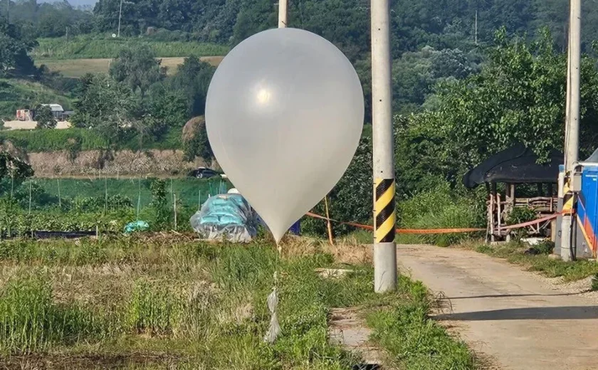 Coreia do Norte lança balões provavelmente carregando lixo em direção à Coreia do Sul
