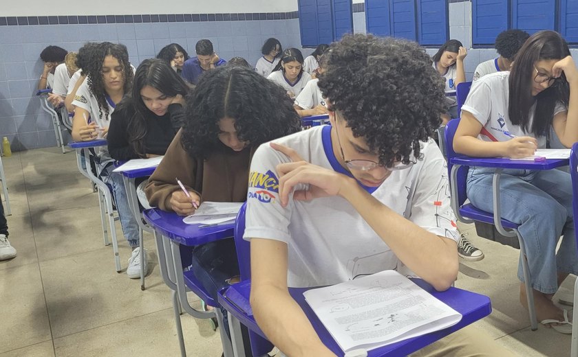 Estudantes participam da segunda fase da Olimpíada Brasileira de Física das Escolas Públicas