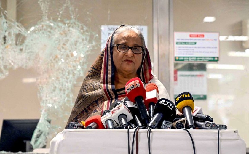 Premier de Bangladesh renuncia e foge do país em meio a protestos violentos que deixaram mais de 100 mortos
