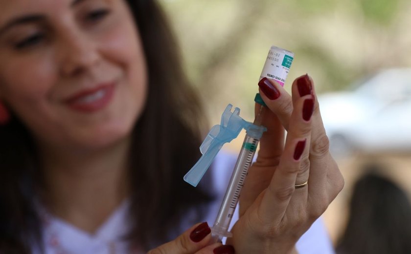 Vacinação brasileira é modelo para o mundo, mas enfrenta desafios