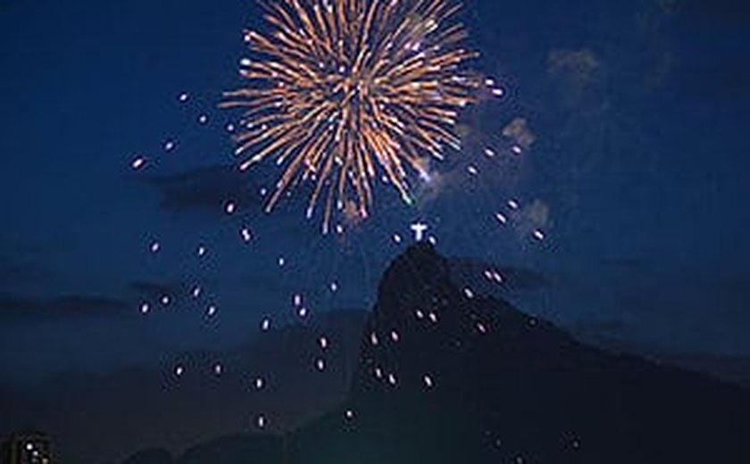 Empresa é condenada a indenizar consumidores que perderam festa de Réveillon após troca de endereço