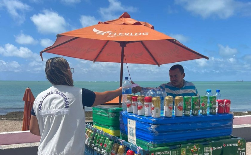 Vigilância Sanitária de Maceió promove ações educativas na orla marítima