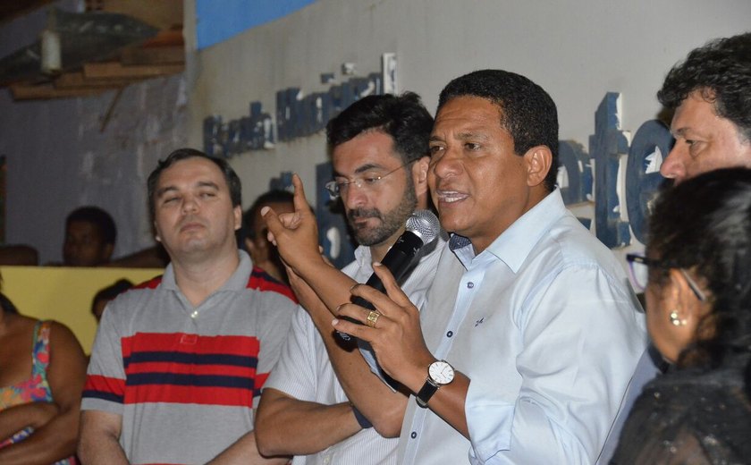 Prefeito Júlio Cezar anuncia obras no bairro Xucurus, em Palmeira