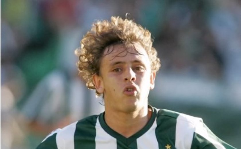 Coritiba oficializa retorno do lateral Rafinha, ex-São Paulo