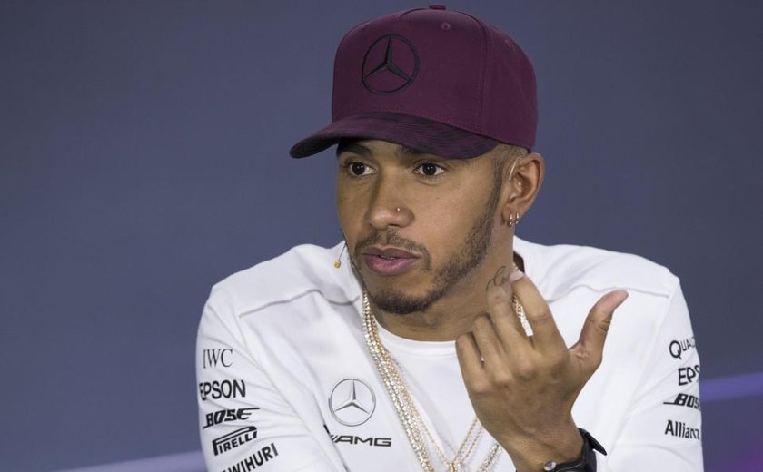 Hamilton revela surpresa com pole e celebra chuva no treino na Hungria