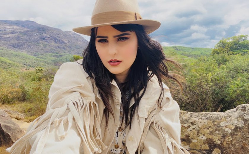 Lili, ex-participante do The Voice Brasil, lança nova música
