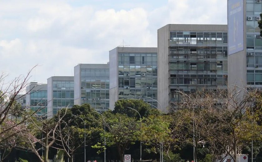 Reunião do governo com servidores das agências reguladoras começa sob protesto