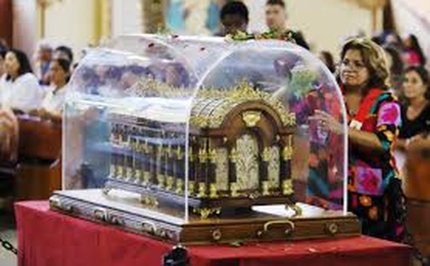 Relíquias de Santa Teresinha do Menino Jesus chegam a Alagoas