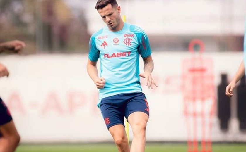 Saúl Ñiguez exalta Flamengo e destaca trabalho de Filipe Luís: 'Já era treinador quando jogava'