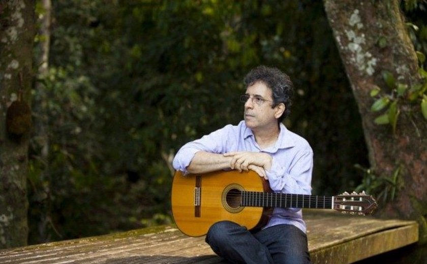 Tributo de Mario Adnet a João Gilberto sai por selo japonês