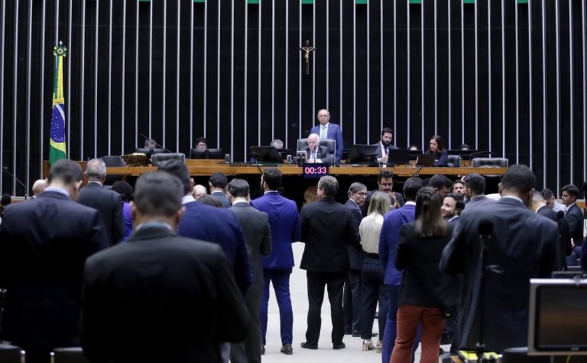 Deputados podem votar reoneração hoje; dívidas dos Estados também no radar