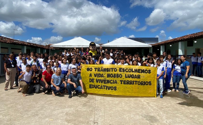 Passeata do “Projeto Educa” promove conscientização sobre educação no trânsito na Vila Bananeiras