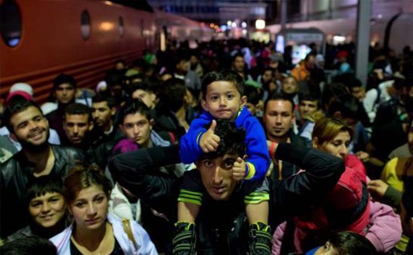 Alemanha pode receber 500 mil migrantes por ano, diz vice-chanceler