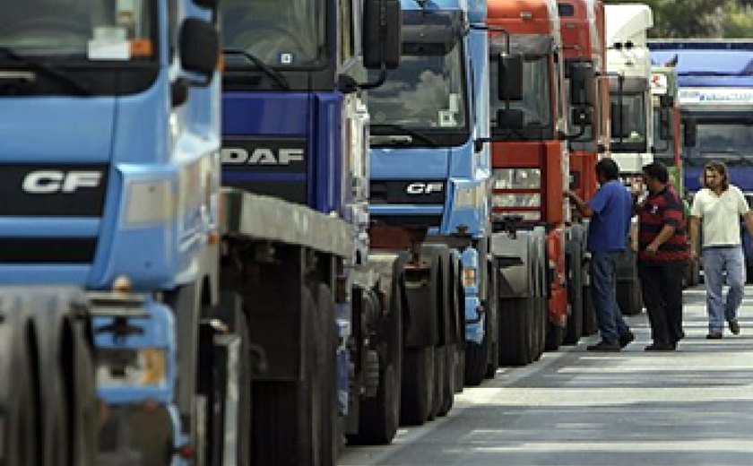 Greve dos caminhoneiros teve impacto de R$ 15 bi na economia, diz Fazenda
