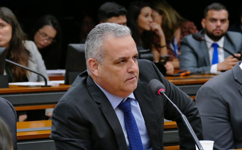 Deputado Alfredo Gaspar ameaça prender irmão de Ronaldinho Gaúcho e o advogado dele, durante CPI