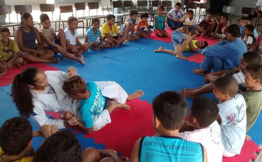 Projeto social leva o jiu-jitsu a crianças carentes de Rio Largo