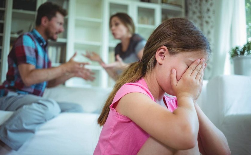 Cortar o contato com a família é uma boa terapia?