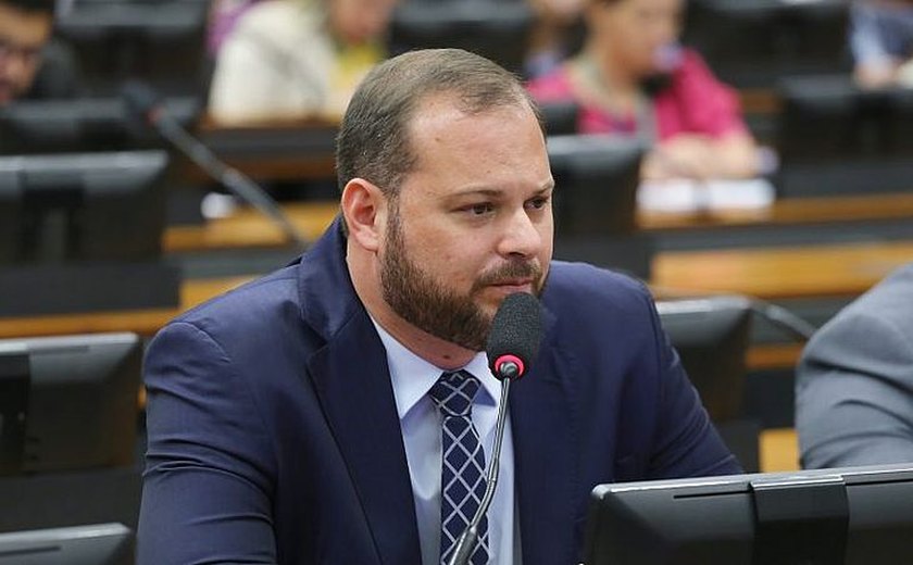 Projeto de Lei que propõe aumento de pena para estelionato contra mulheres está em análise na Câmara dos Deputados