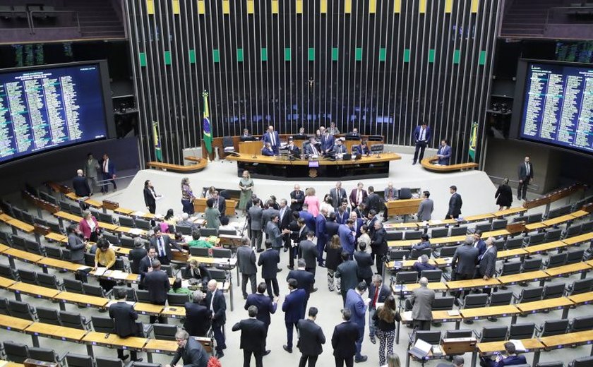 Câmara analisa criação do cadastro de condenados por violência contra a mulher; acompanhe