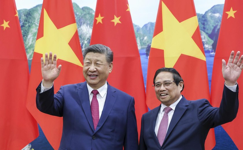 China e Vietnã devem lutar juntos contra a hegemonia e pela defesa do livre comércio, diz Xi Jinping
