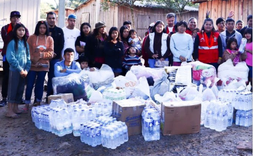 Terra, água e ar: a logística para levar assistência e medicamentos para aldeias no RS