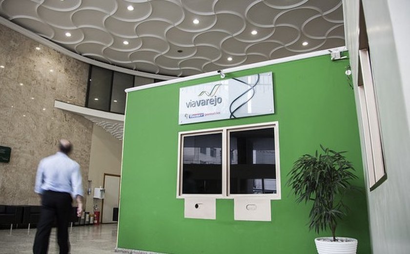 Via Varejo confirma ação a R$ 15 em ‘follow on’ e capta R$ 4,455 bilhões
