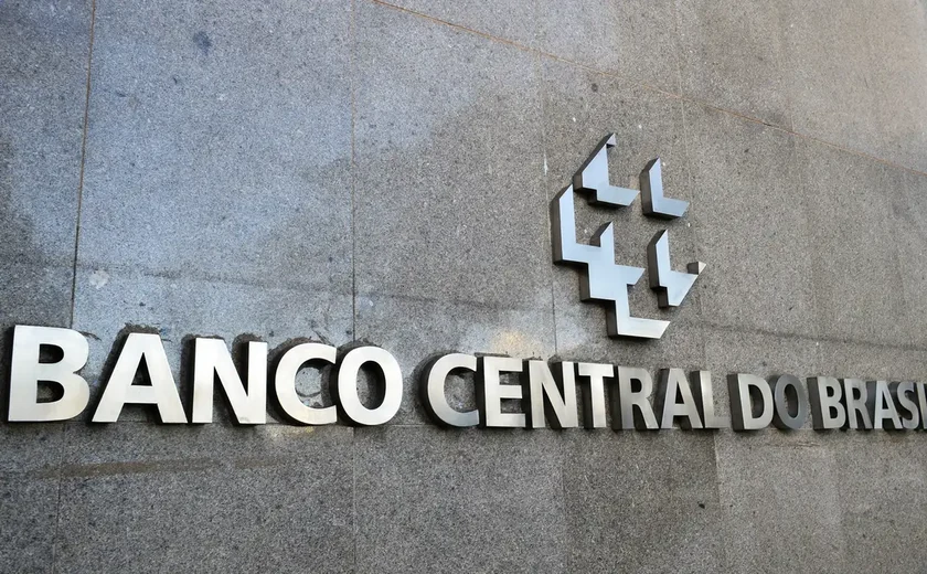 Contas externas têm saldo negativo de US$ 4,6 bilhões em março