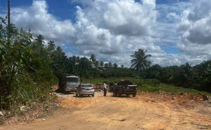 Motorista de caçamba é preso em flagrante ao fazer descarte irregular de entulhos em Ipioca