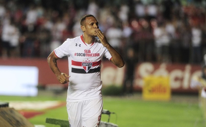Luis Fabiano anuncia aposentadoria aos 41 anos: ‘Lutei muito contra o meu corpo’