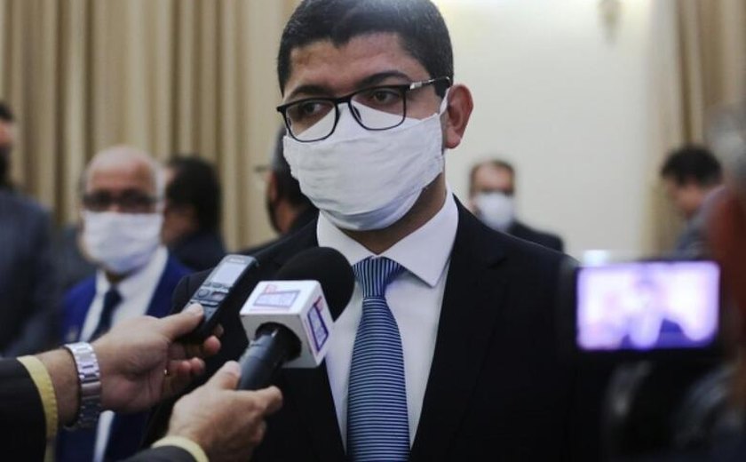 Aprovação de pacotes garante reestruturação de carreiras e aumento geral para os servidores de AL