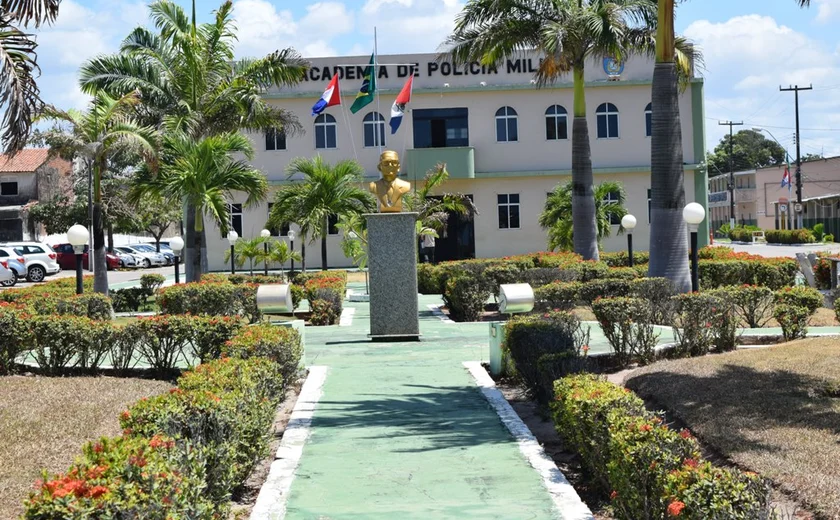 Tenente da PM é preso por enviar “nudes” a colega de farda